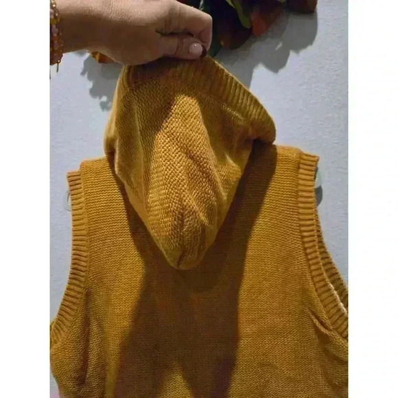 ZenLily Women's Clay Hooded Vest Sweater Size M Casual Fisherman Old Money - Picture 8 of 15